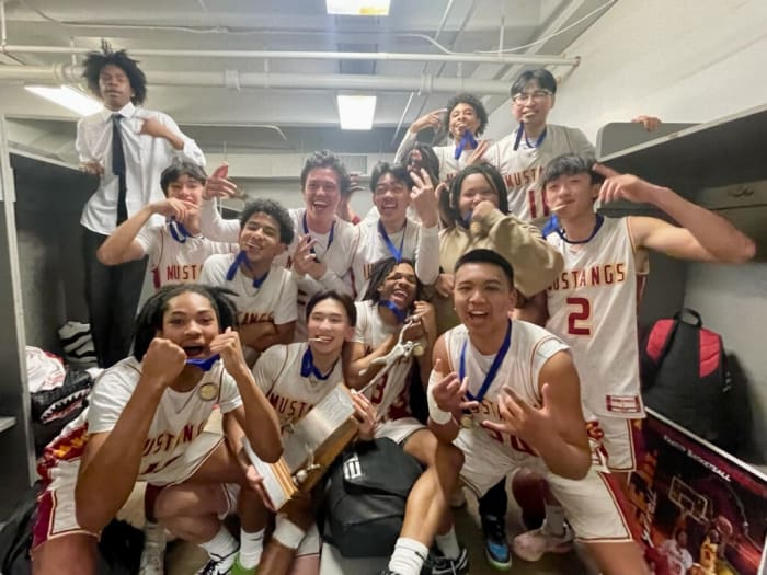 Lincoln San Francisco boys girls winning SFS title 2-23-24 at Kezar Pavilion courtesy Lincoln athletics022520241